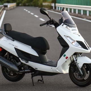 キムコ　DINK　125cc　スクーター オイル交換ずみ 前後タイヤ良好 シートした収納 １発始動