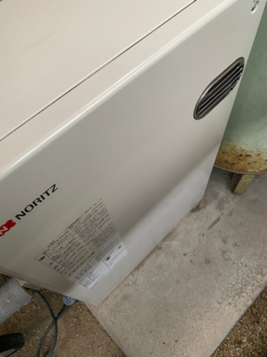 【再値下げ！！】使用8ヶ月❗️ほぼ新品‼️石油小形給湯機(ボイラー)