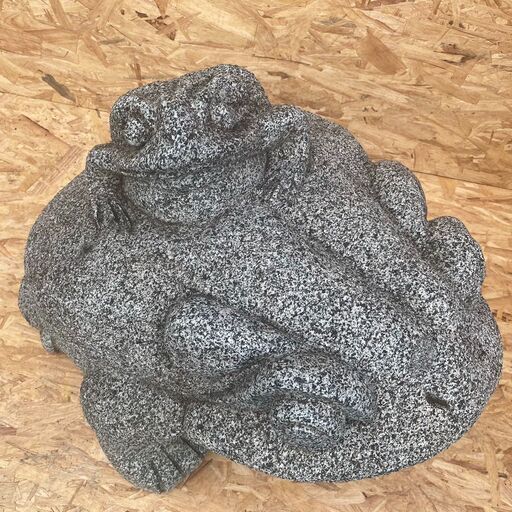 石灯篭 カエル 蛙 全長64㎝ 重さ約200kg位 庭石 観賞石 日本庭園