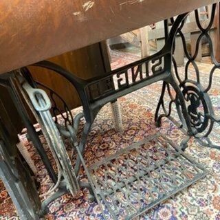 9/21シンガー 足踏みミシン 網脚 昭和レトロ アンティーク 台付き