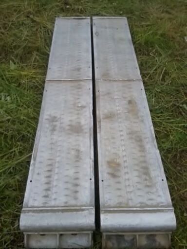 パワーブリッジ アルミブリッジ 2本　約225ｃｍ×35ｃｍ×1８ｃｍ 6t 組12t 最大18t 歩み板 はしご 足場板 ラダー 台車 重機　農機等 パワーブリッジ アルミブリッジ 2本 約225cm×35cm×18cm 6t 組