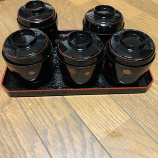 未使用品　合成漆器×5個と、お盆