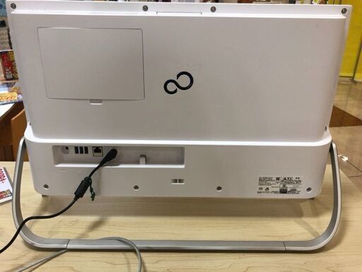 富士通（FMVF70D1W）23.8インチデスクトップPC Corei7 HDD1TB 【公式通販】