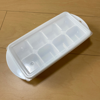 お譲り先決定　プラスチック製　氷皿