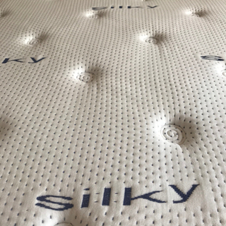 IKEAのベッドとニトリのマットレス売ります