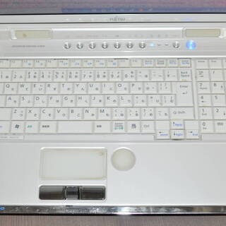 最新Windows10+office 新品爆速SSD250GB 富士通 AH77/C core i7-2630QM/4GB/ブルーレイ/USB3.0/HDMI/無線/テンキー/便利なソフト多数 最新Windows10+office 新品爆速SSD250GB 富士通 AH77/C core i7-2630QM