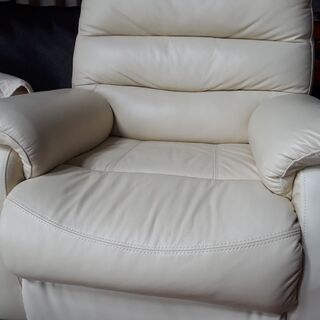 【ネット決済】ニトリ電動リクライニングソファー１人掛けホワイト
