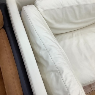 【値下げしました！】ERBA(エルバ) 3人掛けソファー　アイボリー　レザー　幅203cm 高さ66cm 奥行92cm