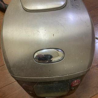 古い炊飯器(内蓋壊れてます)