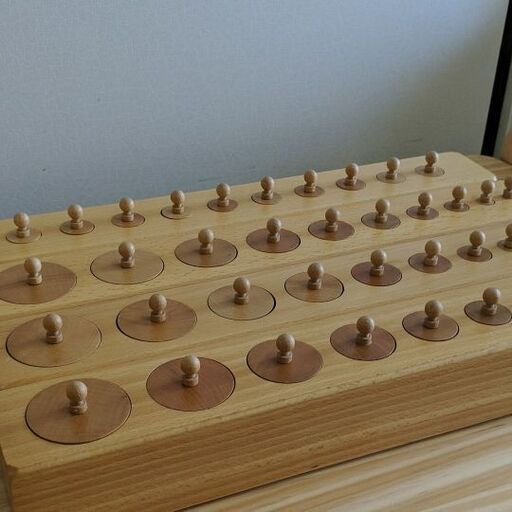 モンテッソーリ　円柱さし　cylinder blocks