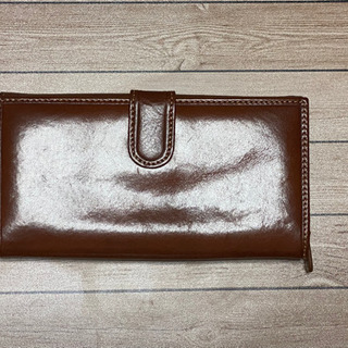 茶色の長財布