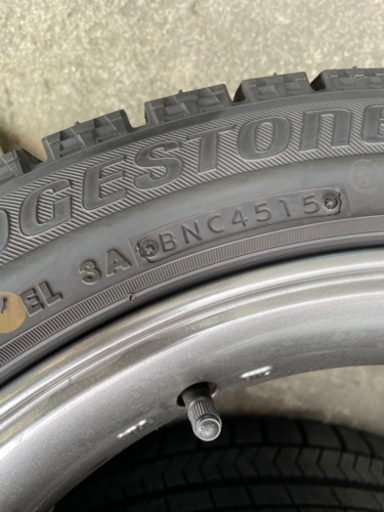 ベンツ AGA 255/40R18 ブリジストン VRX スタッドレス 4本セット