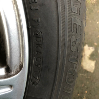 スタッドレスタイヤ　215/60R16 5穴