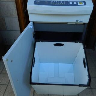 世田谷区近辺配送可能 正常作動 アイリスオーヤマオフィスシュレッダー