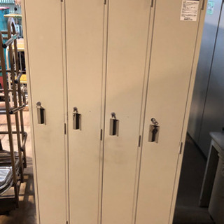 ⭐︎中古品 コクヨ 四人用ロッカー 900×515×1790mm 事務機⭐︎