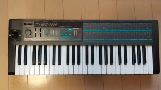 美品　KORG キーボード POLY-800 ハードケース、ACアダプター付