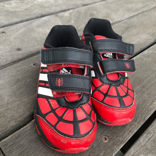 アディダススパイダーマン靴15ｾﾝﾁ クロ 木更津の生活雑貨の中古あげます 譲ります ジモティーで不用品の処分