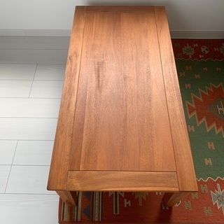 落ち着いたデザインの木目調ローテーブル。ほぼ新品！
