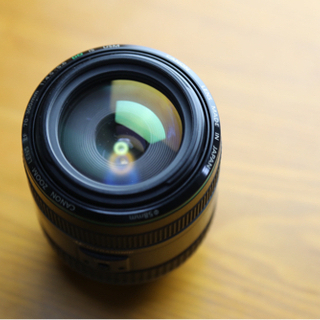 カメラ スポーツ撮影にも使える最大300mmのズームレンズ！