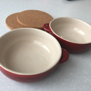 グラタン皿　2個セット （鍋敷つき)