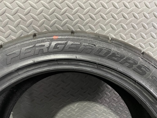 新品 ２本】ヴァリノタイヤ ペルギア０８RS ２３５／４０ R１７