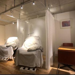 ハンド・フット・マツゲ3つの施術がしやすい ふかふかのフラット