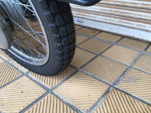 ホンダ スーパーカブカスタム90 ブロックタイヤ前後新品 バッテリー