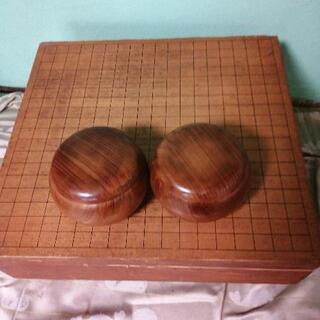 囲碁盤と碁石　　　　