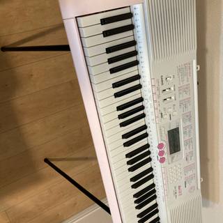 ◎キーボード・電子ピアノ◎ CASIO LK-107 ピンク鍵盤◎スタンド付き
