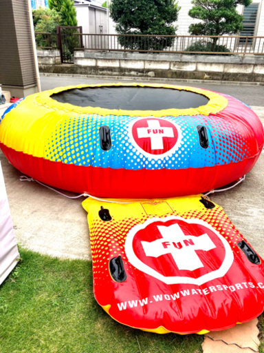 水上用トランポリン　レジャー　浮き輪