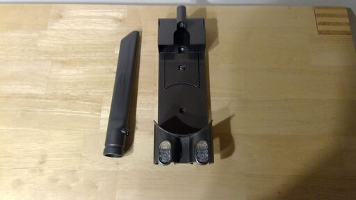 ★新品★ダイソン　Dyson　dc45　壁掛け用充電ブラケット　隙間ノズル付