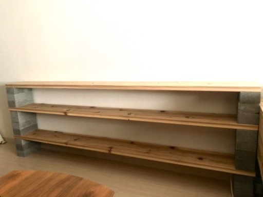 お取引中 杉板とコンクリートブロックで収納棚に 賃貸でもおしゃれに飾る Diy 木材 天板 収納棚 So 学園前の収納家具 棚 シェルフ の中古あげます 譲ります ジモティーで不用品の処分