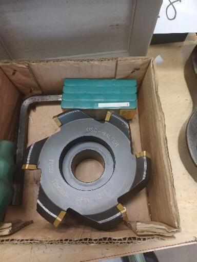 OSG精密正面フライス新品同様、チップ付き
