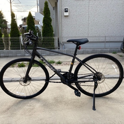 品薄モデル☆TREK FX2 2021