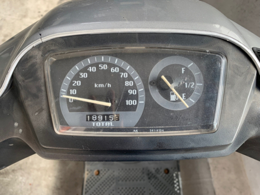 値下げ　アドレス　CE13Ａ　V100 ADDRESS 銀　SUZUKI スズキ　キーシャッター付き　原付二種　小型　ウーバーイーツ 値下げ アドレス CE13A V100 ADDRESS 銀 SUZUKI スズキ キー