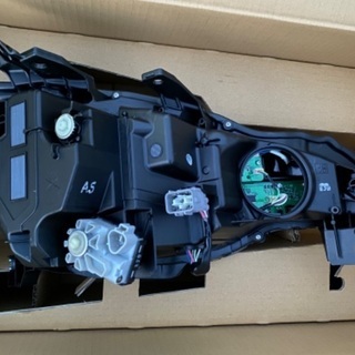 トヨタ 86後期 ZN6 ヘッドライト 左右セット 新品未使用