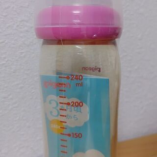 哺乳瓶　未使用品　プラスティック製