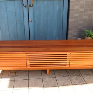 人気のkarimoku(カリモク家具)のHUシリーズのチェリー材テレビボードです。シンプルなデザインのローボードは北欧スタイルとの相性抜群♪和モダンテイストやナチュラルテイストにもおすすめです！BH416