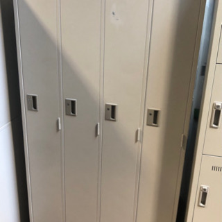 ⭐︎中古品 四人用ロッカー 900×515×1790mm 事務機⭐︎