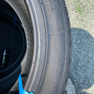 輸入タイヤ225/45R18