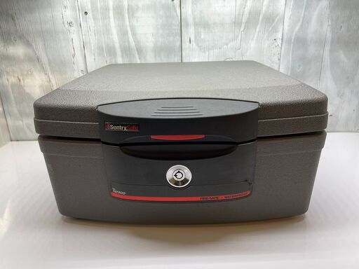 【愛品館八千代店】Sentry ポータブル耐火・防水保管庫A4サイズ収納可 H2300【愛八LS】