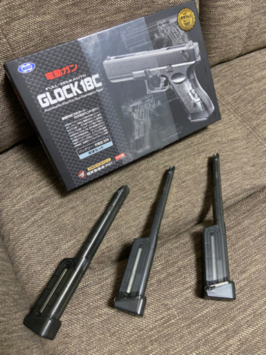 新品 ［値下げ］ 東京マルイGLOCK18C 本体 100連マガジン3本