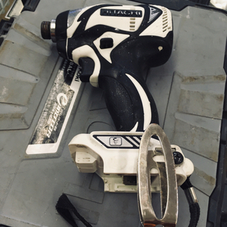 S230★ HITACHI ★VH14DBAL★ インパクトドライバー✙バッテリー2つ✙充電器　☆動作チェック OK S230☆ HITACHI ☆VH14DBAL☆ インパクトドライバー✙バッテリー2つ