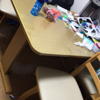 【ネット決済】ニトリテーブルと椅子４個9月9日まで