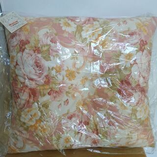 新品•花柄クッション