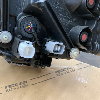 カローラツーリング　右LEDヘッドライト　美品