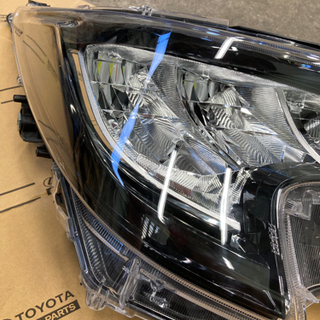 カローラツーリング　右LEDヘッドライト　美品