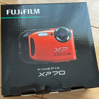 人気色　FUJIFILM コンパクトデジタルカメラ XP70OR...
