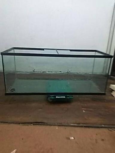ガラス製水槽　幅1540奥行625高さ630mmガラス厚み約12mm