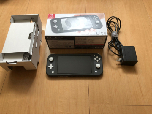 ニンテンドースイッチ　ライトグレー